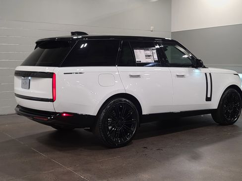 New 2026 Land Rover Range Rover SE AWD/4WD image 2