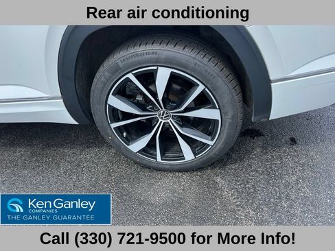 Used 2024 Volkswagen Atlas SEL Premium R-Line AWD/4WD image 23