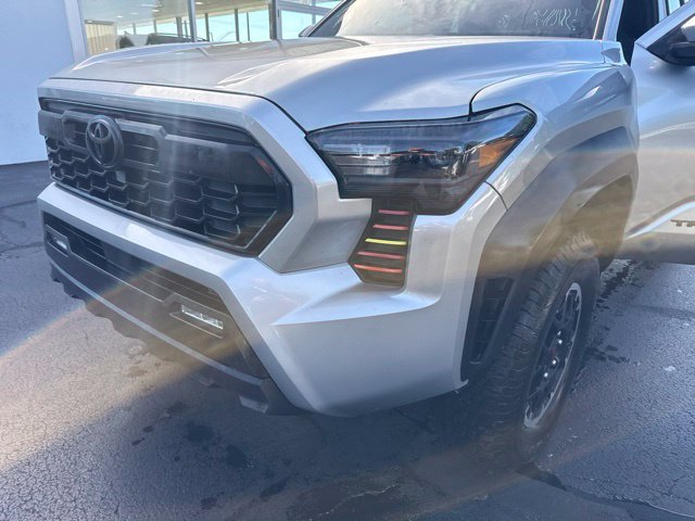 Used 2025 Toyota Tacoma TRD Off-Road AWD/4WD image 24