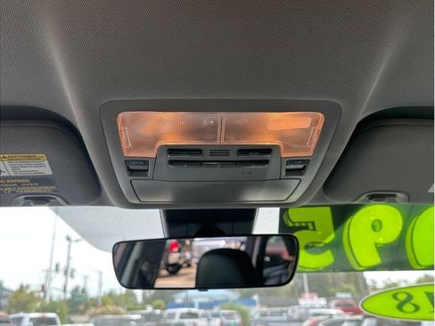 Used 2018 Toyota Highlander XLE AWD/4WD image 18