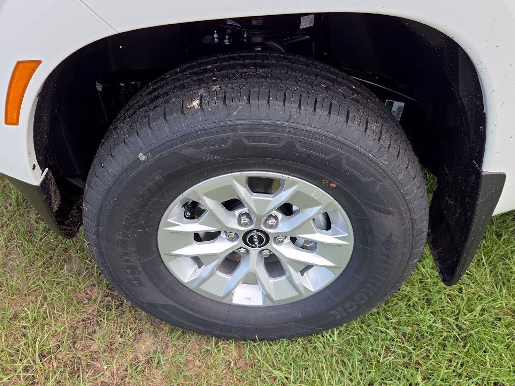 New 2027 Nissan Frontier S w/ S Utility Package AWD/4WD image 3