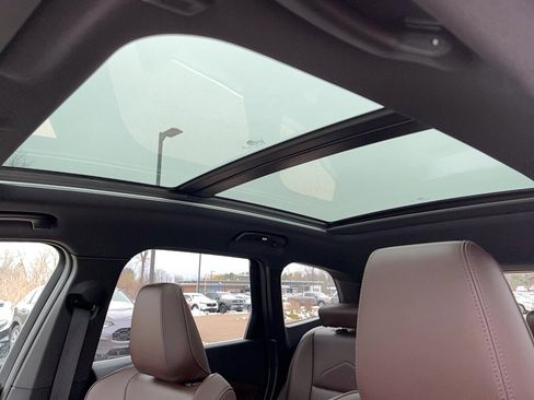 Used 2025 BMW X1 xDrive28i w/ Premium Package image 14