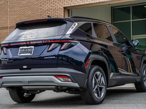 Certified 2025 Hyundai Tucson SEL AWD/4WD image 12