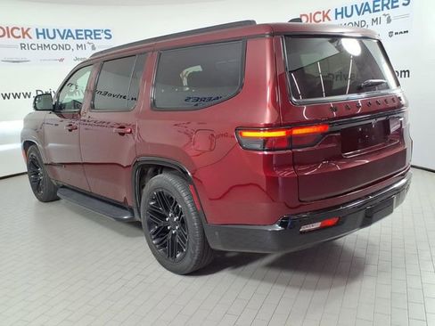 Used 2024 Jeep Wagoneer Series II w/ Convenience Group I AWD/4WD image 6