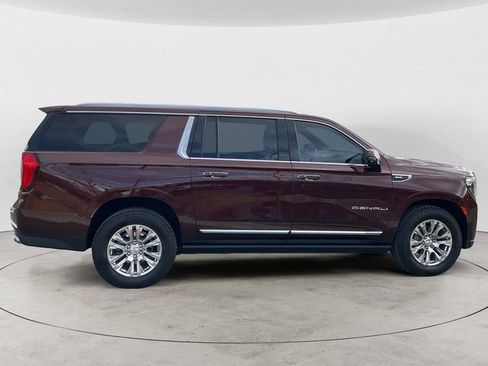 Used 2022 GMC Yukon XL Denali image 6