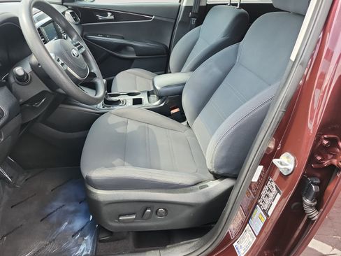 Used 2019 Kia Sorento AWD V6 image 9
