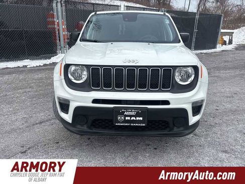 Used 2023 Jeep Renegade Latitude image 2