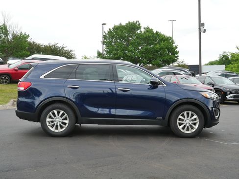Used 2018 Kia Sorento AWD image 5