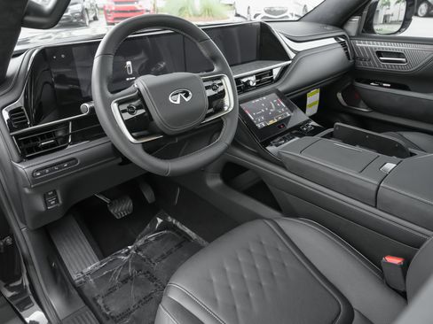 Certified 2026 INFINITI QX80 Autograph w/ Premium Cargo Package AWD/4WD image 7