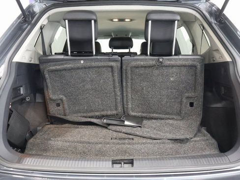 Used 2021 Volkswagen Tiguan SE image 27