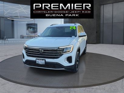 Used 2024 Volkswagen Atlas SE w/ Black Wheel Package