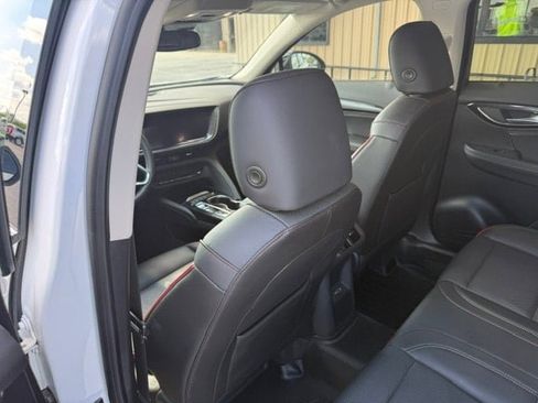 Used 2023 Buick Envision Essence w/ Technology Package I AWD/4WD image 8