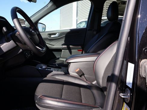 Used 2025 Ford Escape ST-Line image 22