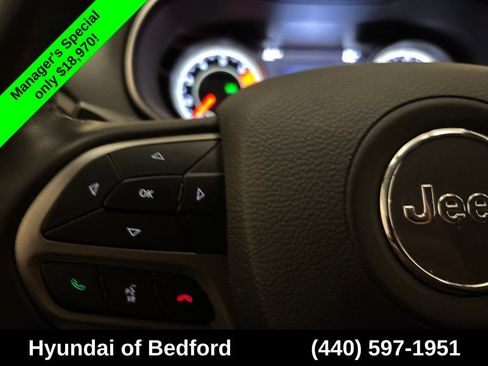 Used 2019 Jeep Cherokee Limited FWD image 18