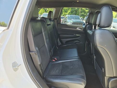 Certified 2022 Jeep Grand Cherokee Laredo X AWD/4WD image 14