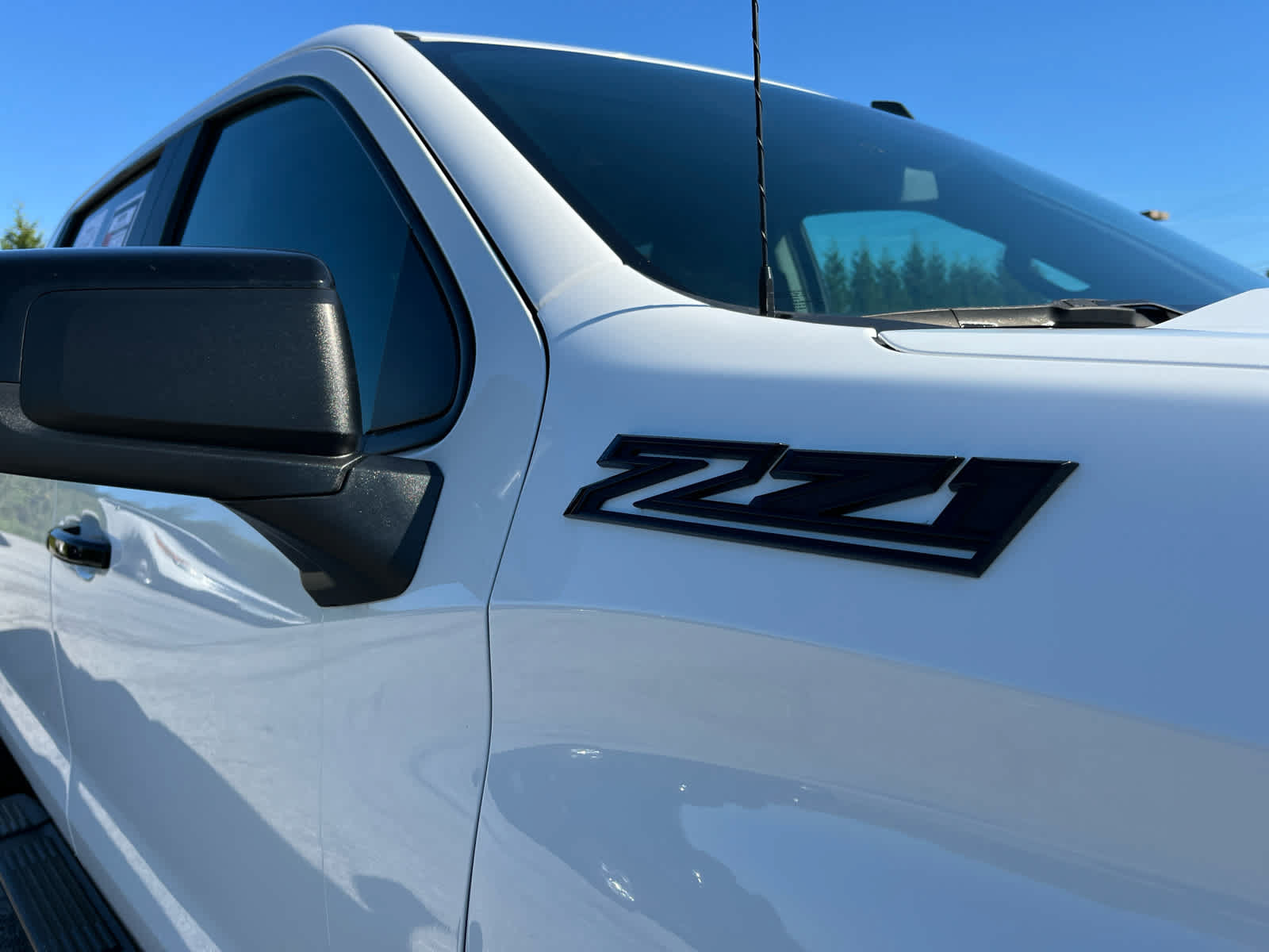 Used 2024 Chevrolet Silverado 1500 LT Trail Boss w/ LPO, Dark Essentials Package AWD/4WD image 33