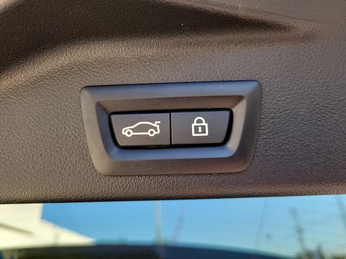 Used 2022 BMW X5 M50i w/ Premium Package image 13