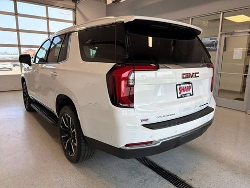 Used 2025 GMC Yukon Elevation w/ LPO, Elevation Black Package AWD/4WD image 6
