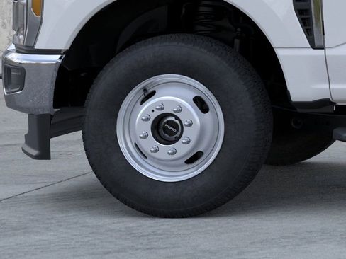 New 2025 Ford F350 XL w/ XL Chrome Package image 19