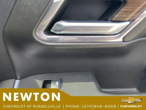 Used 2023 Chevrolet Silverado 1500 LT AWD/4WD image 28