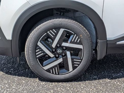 New 2026 Nissan Kicks SV FWD image 11