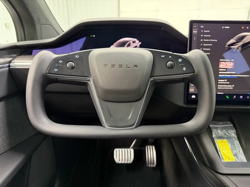 Used 2023 Tesla Model X Plaid image 21