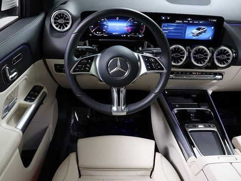 Certified 2026 Mercedes-Benz GLA 250 4MATIC image 14