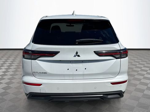 New 2026 Mitsubishi Outlander ES image 6