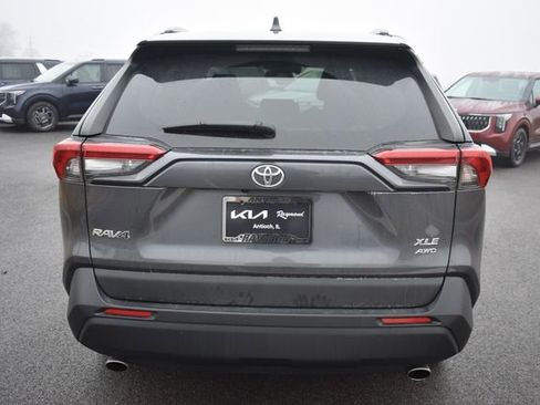 Used 2020 Toyota RAV4 XLE w/ XLE Grade Weather Package image 4