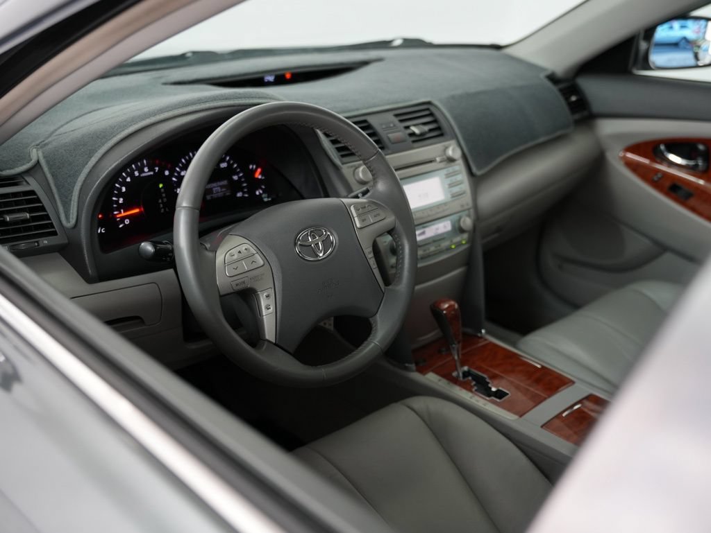 Used 2009 Toyota Camry SE FWD image 6