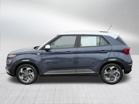 Used 2023 Hyundai Venue Limited w/ Cargo Package image 4