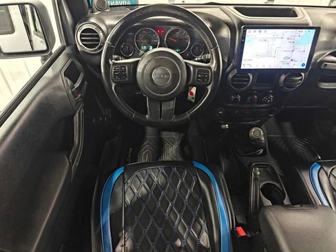 Used 2014 Jeep Wrangler Unlimited Sport w/ Connectivity Group AWD/4WD image 4