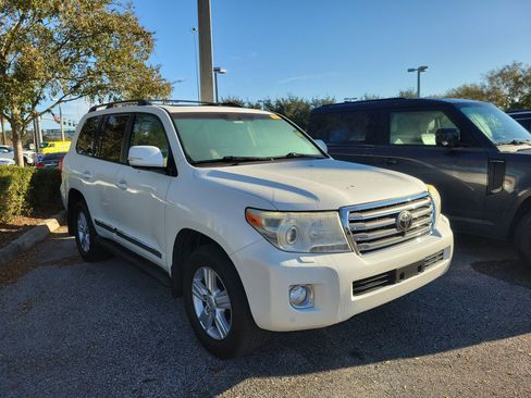 Used 2013 Toyota Land Cruiser image 28