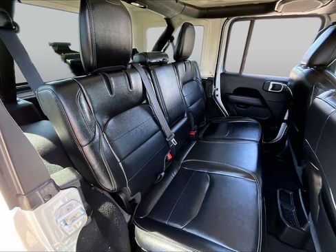 Used 2023 Jeep Wrangler Unlimited Sahara w/ Safety Group AWD/4WD image 18