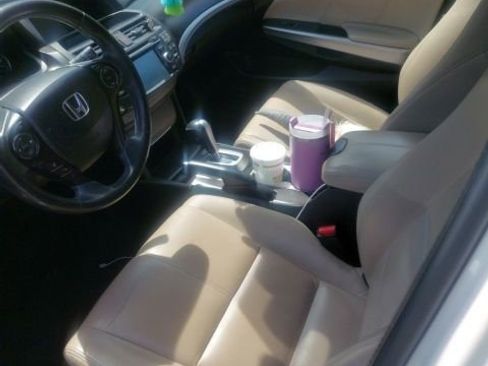Used 2014 Honda Crosstour EX-L image 2