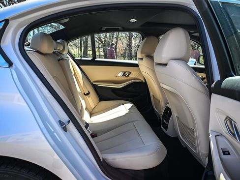 Used 2020 BMW 330i xDrive Sedan w/ Convenience Package image 15