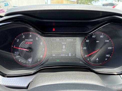 Used 2024 Chevrolet Trax RS FWD image 27
