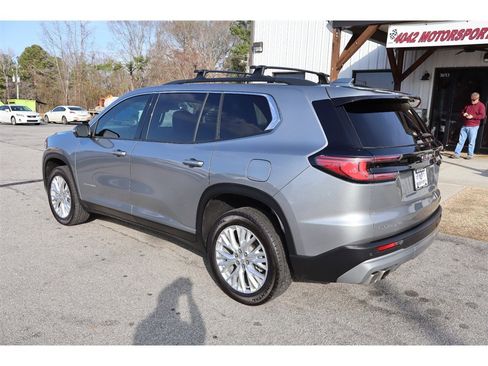 Used 2024 GMC Acadia Elevation w/ Luxury Package FWD image 3