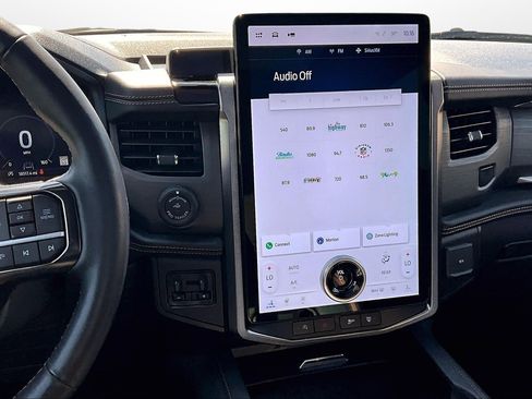 Used 2024 Ford Expedition Max Platinum image 6