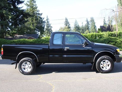 Used 1998 Toyota Tacoma 4x4 Xtracab w/ Convenience Pkg image 11