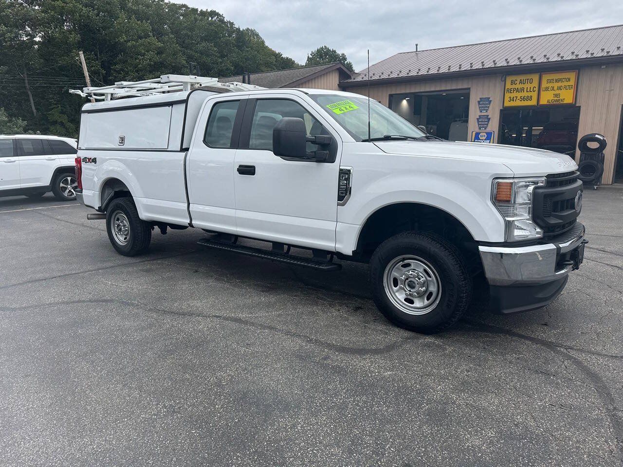 Used 2021 Ford F250 XL w/ Power Equipment Group AWD/4WD image 2