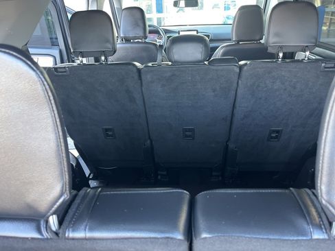 Used 2023 Ford Explorer Limited image 14