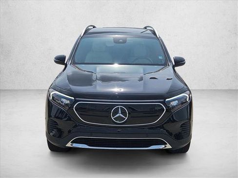 Used 2023 Mercedes-Benz EQB 300 4MATIC image 2