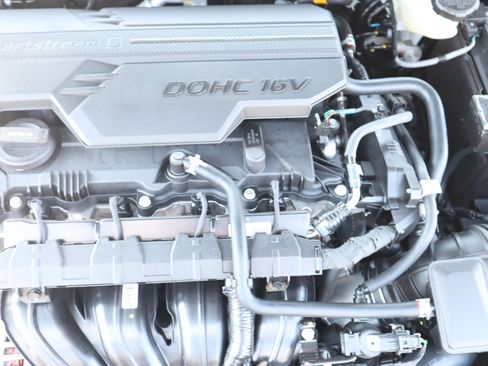 New 2025 Hyundai Elantra Limited image 6