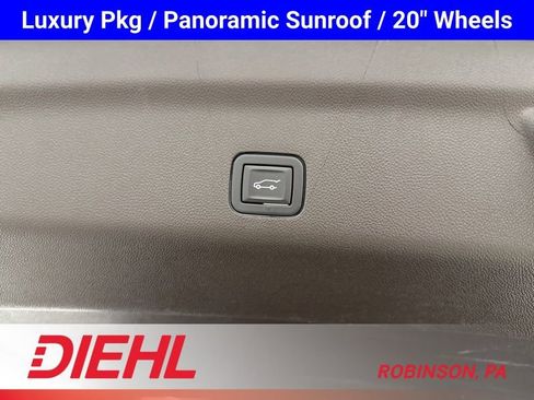 Used 2023 Chevrolet Tahoe LT w/ Luxury Package AWD/4WD image 13