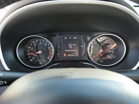 Used 2019 Jeep Compass Latitude FWD image 18