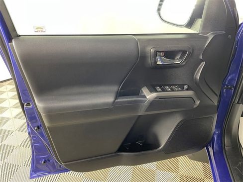 Used 2023 Toyota Tacoma TRD Sport image 15