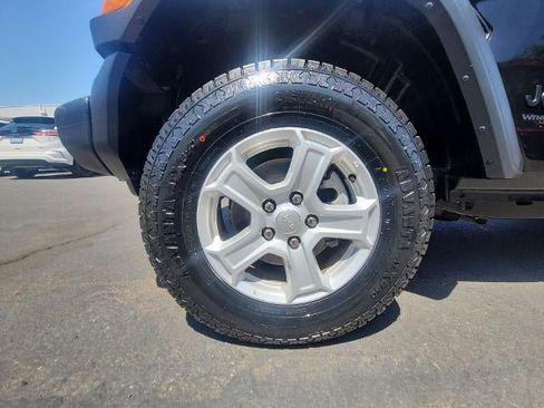 Used 2022 Jeep Wrangler Unlimited Sport AWD/4WD image 31