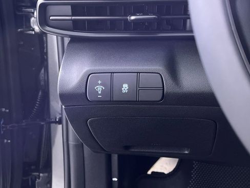 Used 2025 Hyundai Elantra Sport image 28