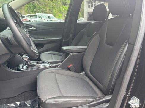 Used 2025 Buick Encore GX Preferred AWD/4WD image 36